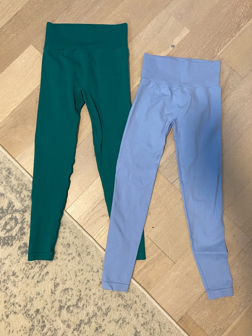 BUNDLE of 2x NWOT Scrunch Bum Leggings - Elena Apparel